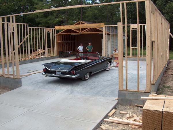 Garage122